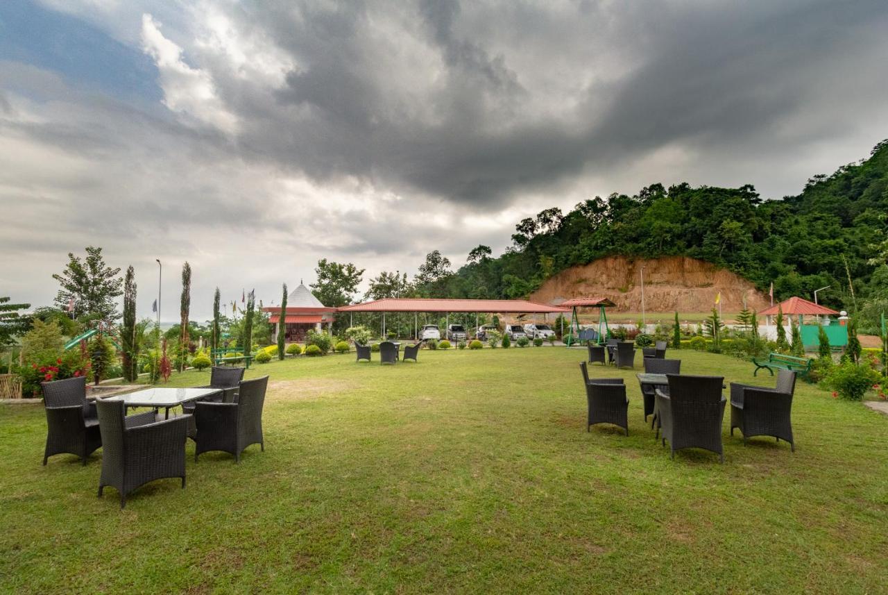 La Vue Resort Kaziranga Exterior photo